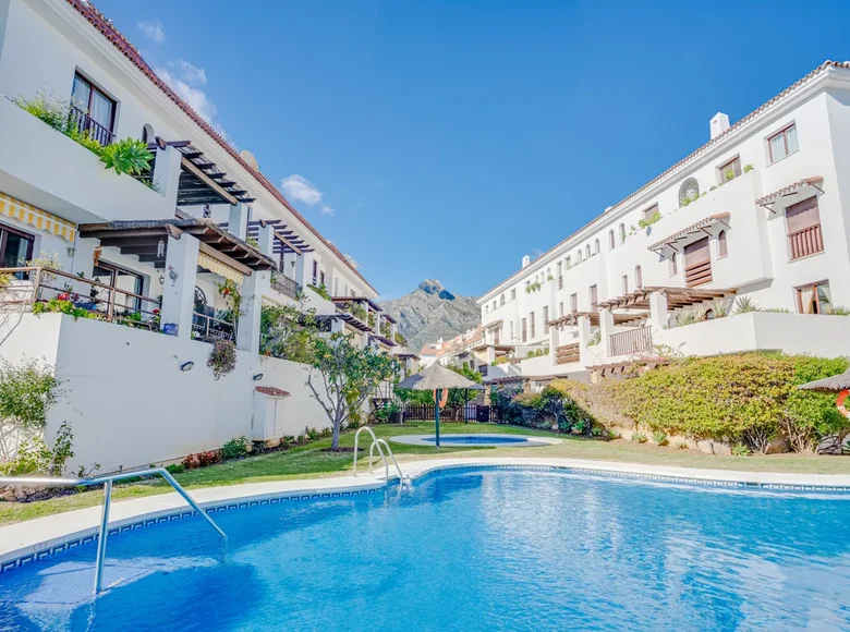 2 bedroom apartment 120 m² Marbella, Spain