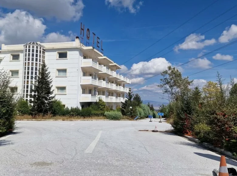 Hotel 4 390 m² in Neochorouda, Greece