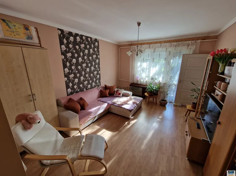 Квартира 3 комнаты 63 м² Хайдусобосло, Венгрия