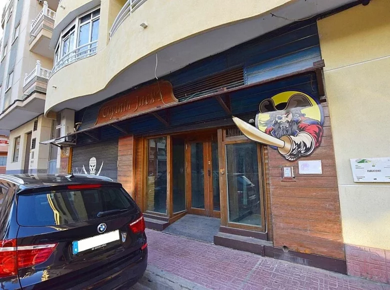 Commercial property 200 m² in Torrevieja, Spain