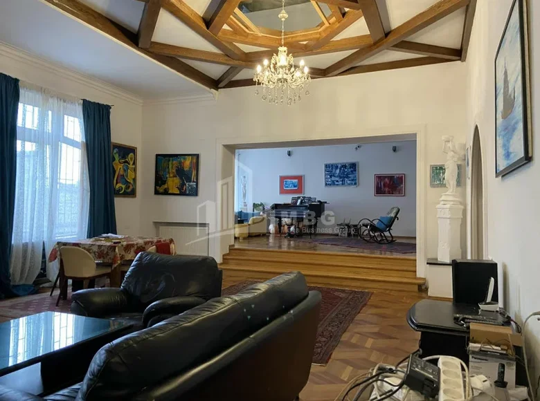 5 bedroom villa 550 m² Tbilisi, Georgia