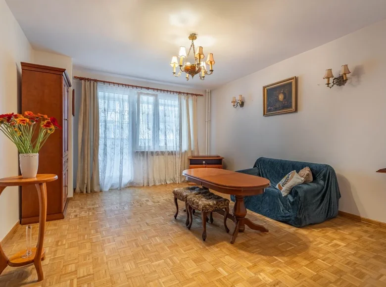 Mieszkanie 3 pokoi 63 m² Warszawa, Polska