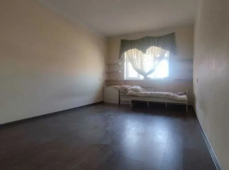 Kvartira 2 xonalar 57 m² Khanabadda