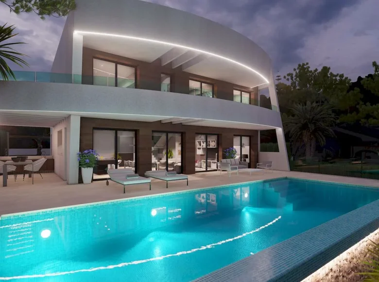 Villa de 4 dormitorios 450 m² Benisa, España