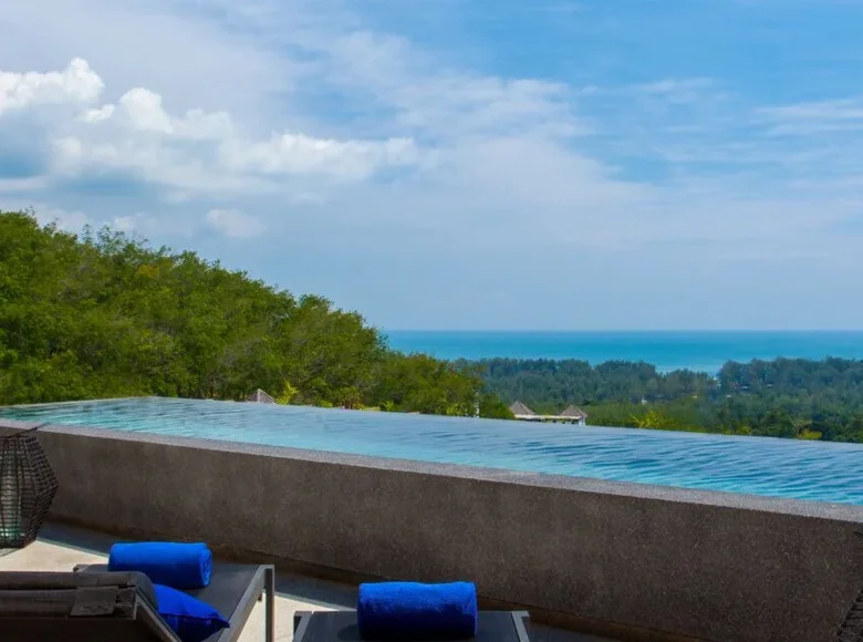 3 bedroom villa 265 m² Phuket, Thailand