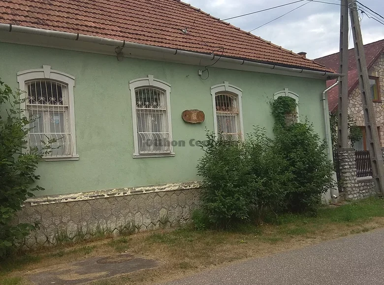 Commercial property 240 m² in Uppony, Hungary