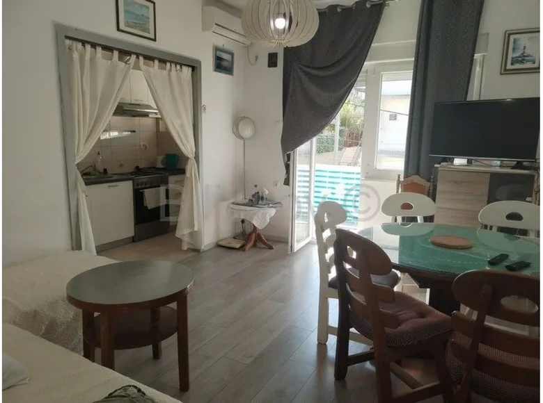 Mieszkanie 3 pokoi 73 m² Grad Split, Chorwacja