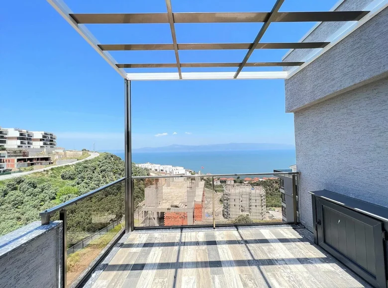 Mieszkanie 2 pokoi 85 m² Altintas, Turcja