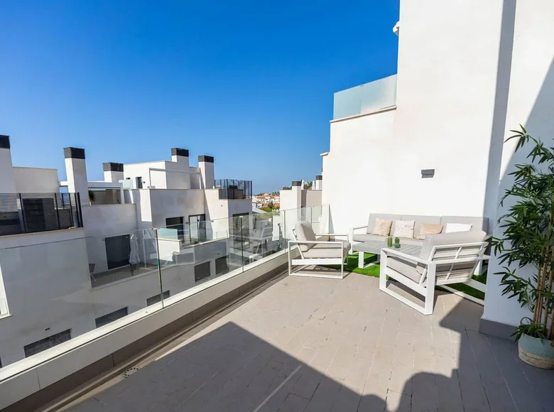 Mieszkanie 2 pokoi 101 m² Marbella, Hiszpania