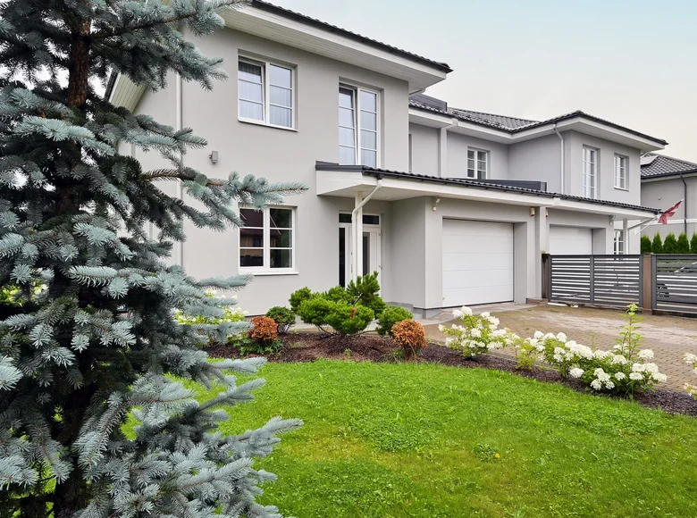 4 room house 200 m² Marupe, Latvia