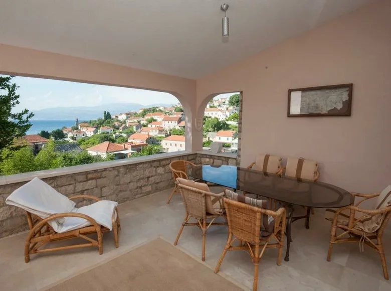 Villa de tres dormitorios 205 m² Opcina Postira, Croacia