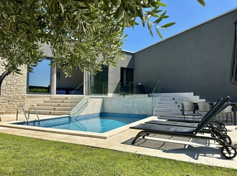 6 bedroom villa 400 m² Umag, Croatia