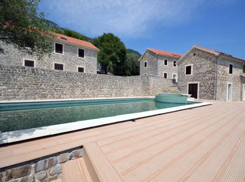 Wohnung 6 Schlafzimmer 295 m² Zelenika-Kuti, Montenegro