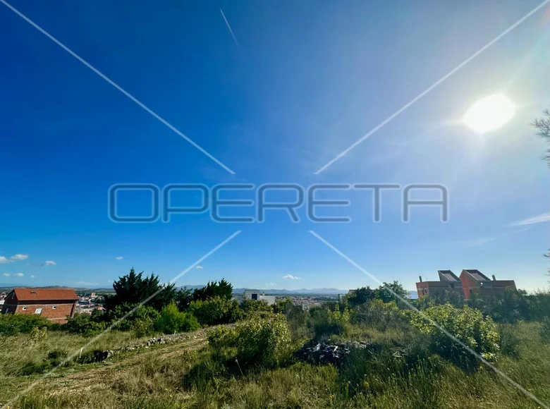 Land 875 m² Vodice, Croatia