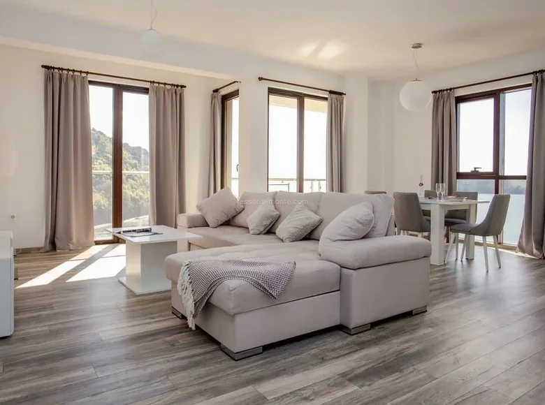 Wohnung 2 Schlafzimmer 132 m² Rafailovici, Montenegro