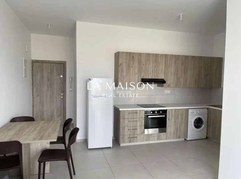 Nieruchomości inwestycyjne 601 m² Strovolos, Cyprus