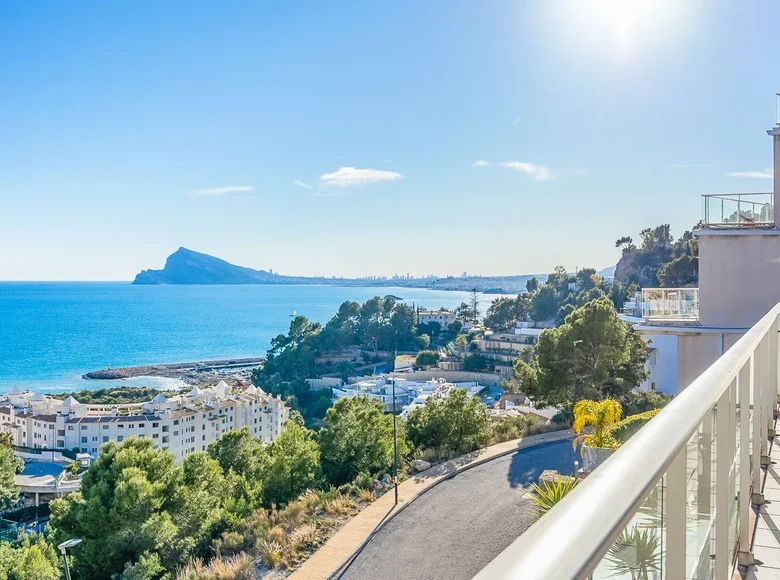 Mieszkanie 2 pokoi 98 m² Altea, Hiszpania