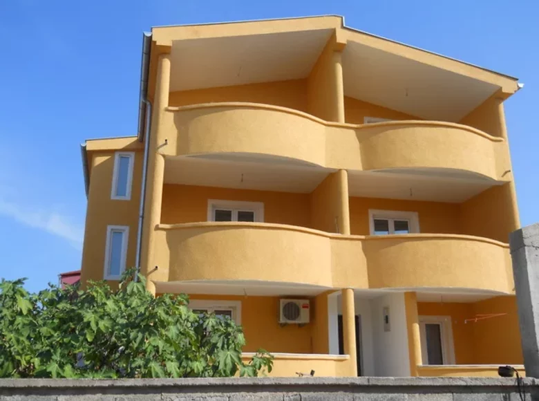 Casa 9 habitaciones 330 m² Montenegro, Montenegro
