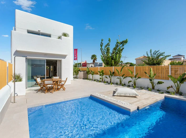 Villa de tres dormitorios 109 m² Los Montesinos, Španjolska
