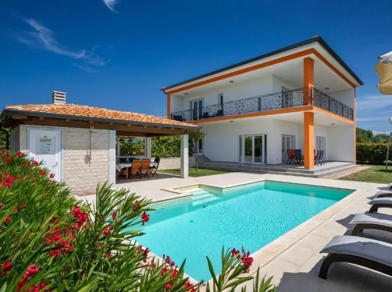 4-Schlafzimmer-Villa 186 m² Umag, Kroatien