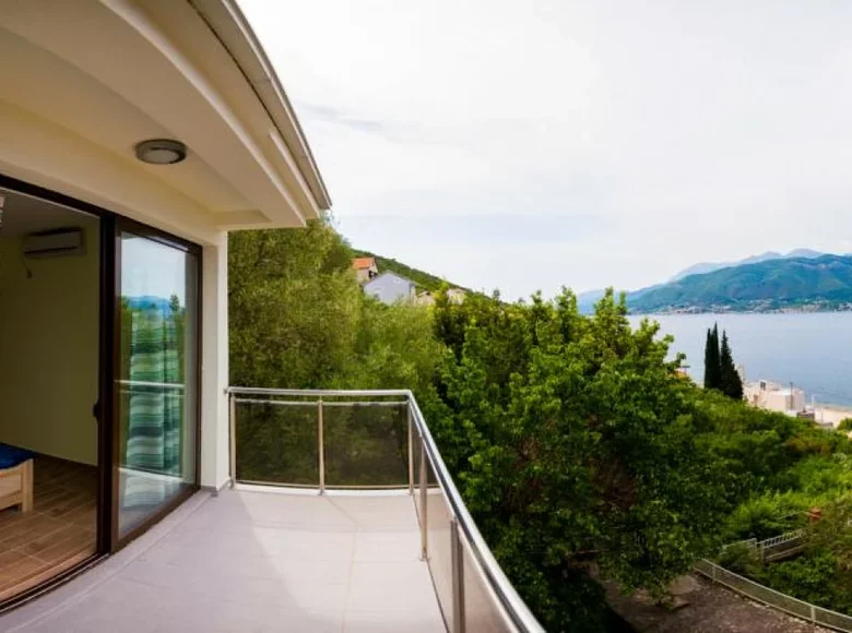 4-Schlafzimmer-Villa 218 m² Krasici, Montenegro