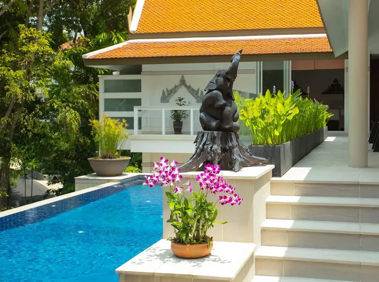 4 bedroom Villa 281 m² Ban Kata, Thailand