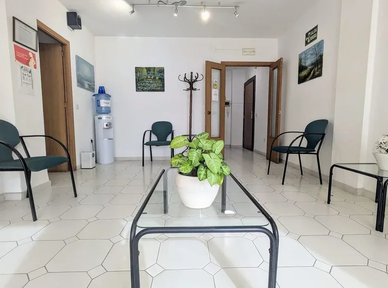 Квартира 4 спальни 105 м² Фуэнхирола, Испания