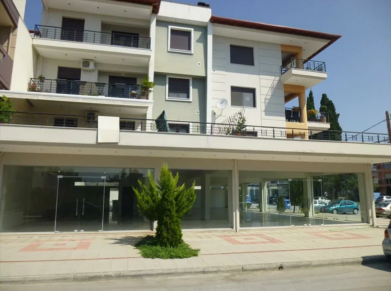 Commercial property 420 m² in Kato Agios Ioannis, Greece