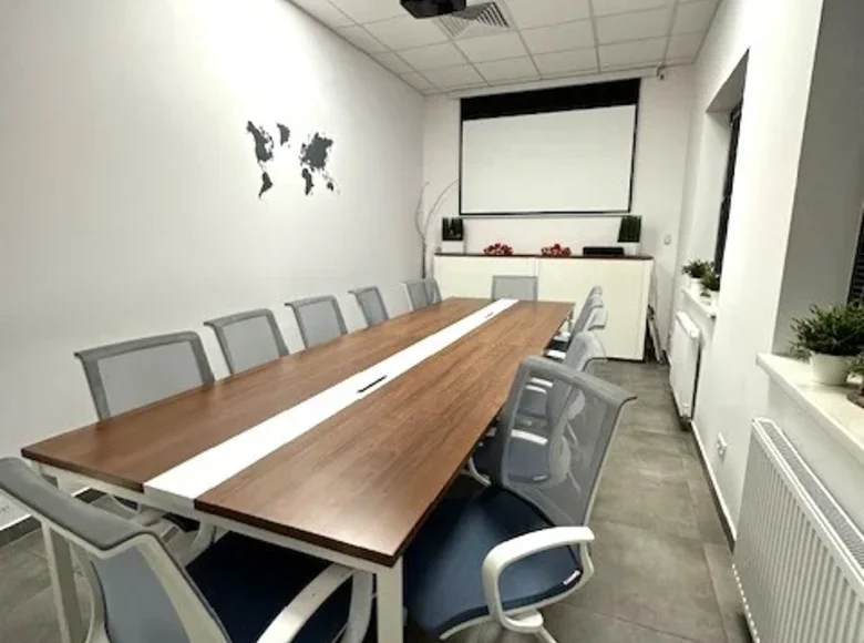 Revenue house 2 160 m² in Chrzanow Duzy, Poland