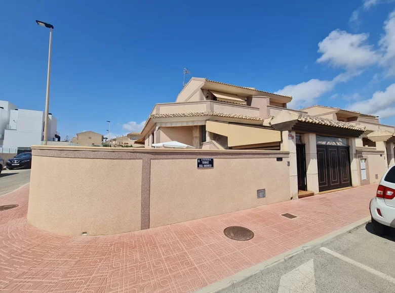 4 bedroom house 110 m² Torrevieja, Spain