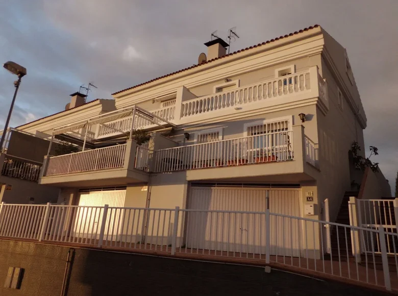 3 bedroom villa 200 m² Malaga, Spain