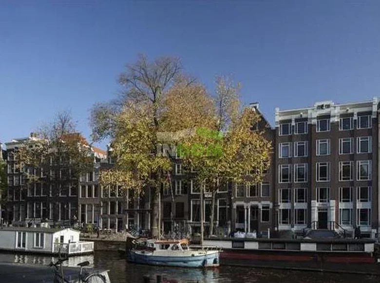 Maison des revenus 340 m² à Amsterdam, Pays-Bas