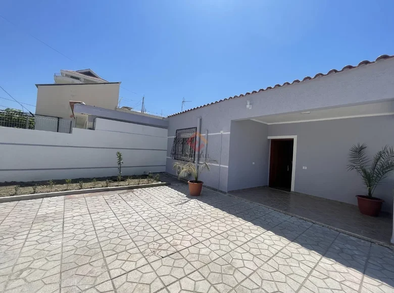 Maison 250 m² Vlora, Albanie