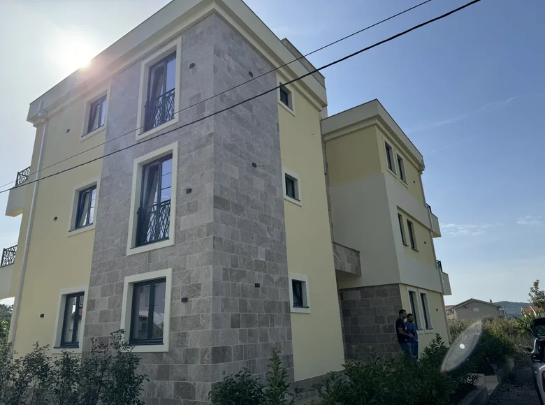 Haus 6 Schlafzimmer 407 m² Tivat, Montenegro