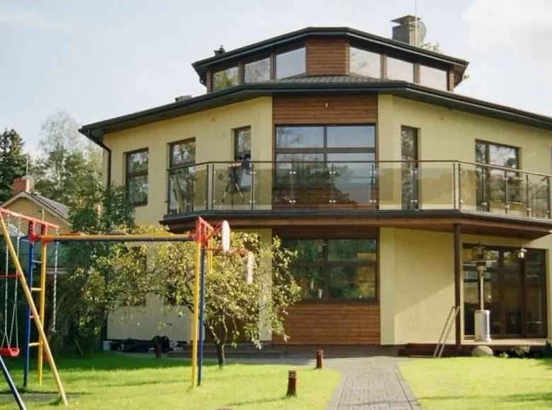 Casa 9 habitaciones 420 m² Jurmala, Letonia