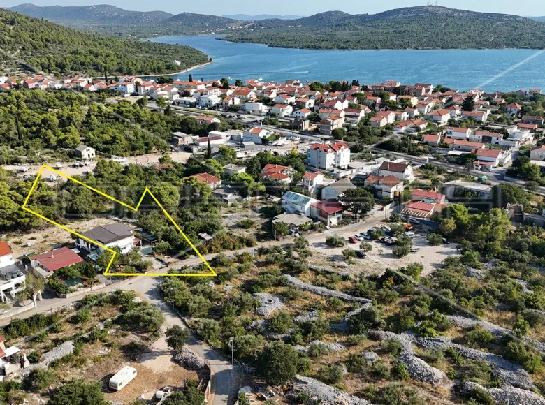 Atterrir 1 075 m² Pirovac, Croatie