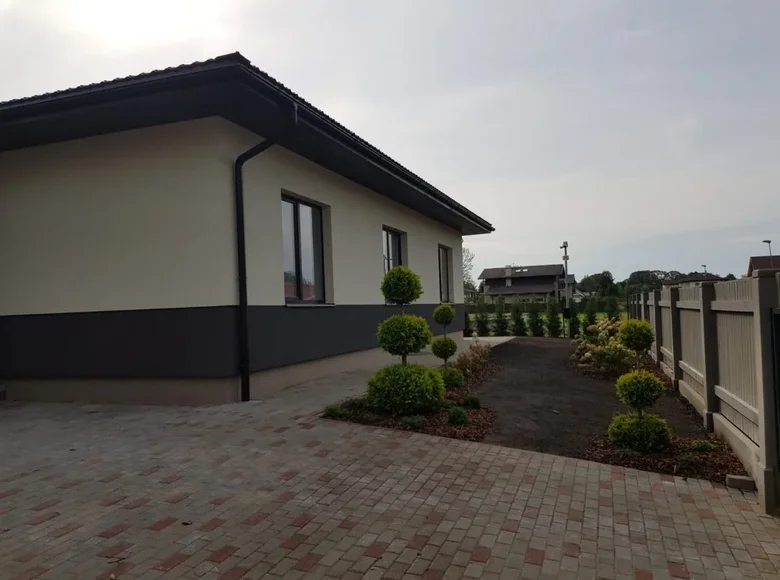 villa de 5 dormitorios 398 m² Valmiera, Letonia