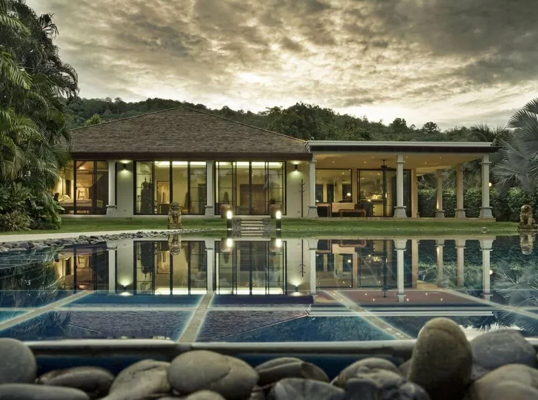 5 bedroom villa 520 m² Phuket, Thailand