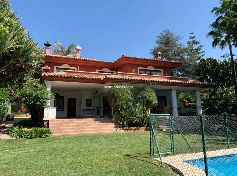 5 bedroom villa  Marbella, Spain