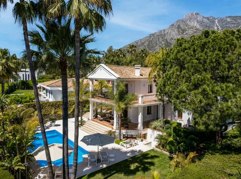 Villa de 4 dormitorios 561 m² Helechosa de los Montes, España