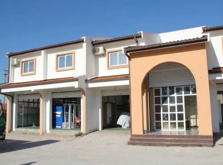 Commercial property 740 m² in Ulcinj, Montenegro
