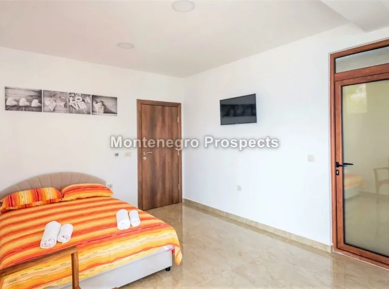 Casa 7 habitaciones 327 m² Igalo, Montenegro