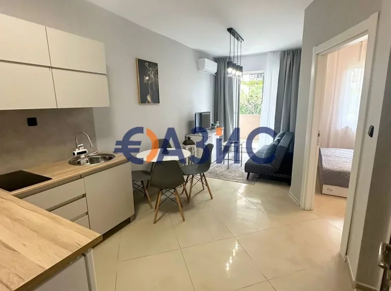 2 bedroom apartment 43 m² Sveti Vlas, Bulgaria