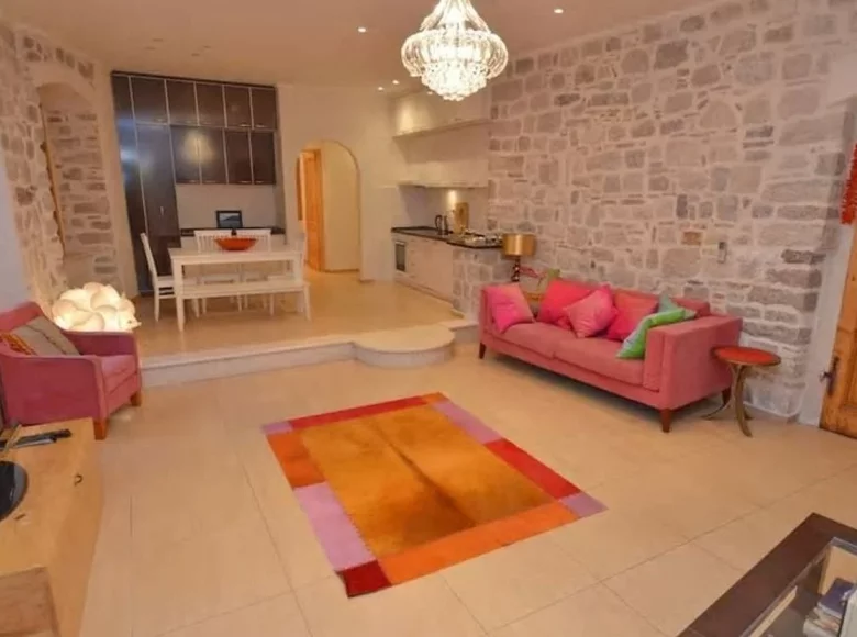 4 bedroom apartment 92 m² Kotor, Montenegro