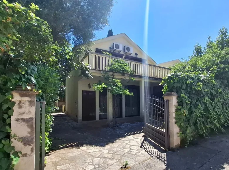 2 bedroom house 100 m² Krasici, Montenegro