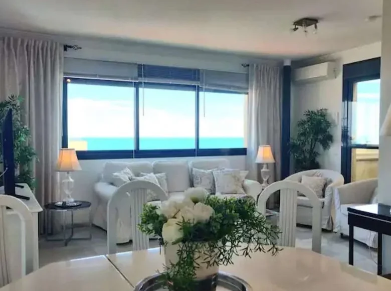 Penthouse z 2 sypialniami 100 m² Fuengirola, Hiszpania