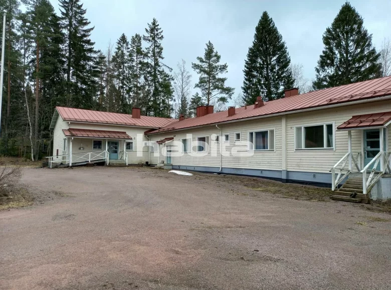 Casa 14 habitaciones 679 m² Pyhtaeae, Finlandia
