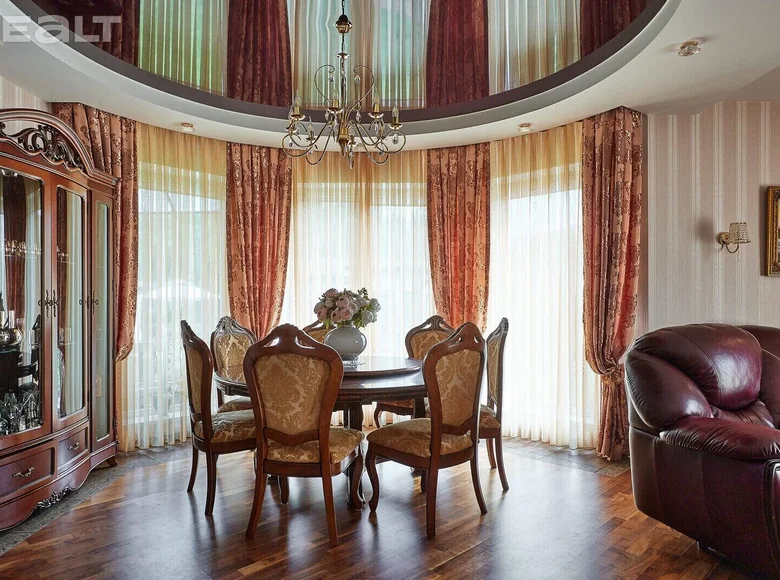 Dom 291 m² Marjaliva, Białoruś