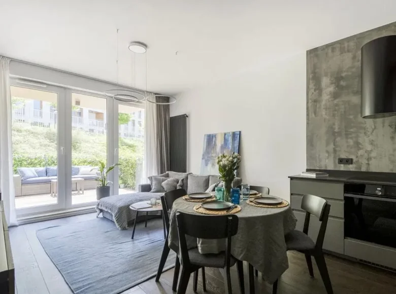 2 room apartment 80 m² in Warsaw, Poland
