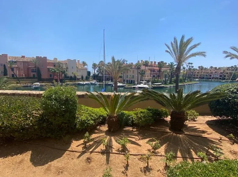 Mieszkanie 4 pokoi 290 m² San Roque, Hiszpania
